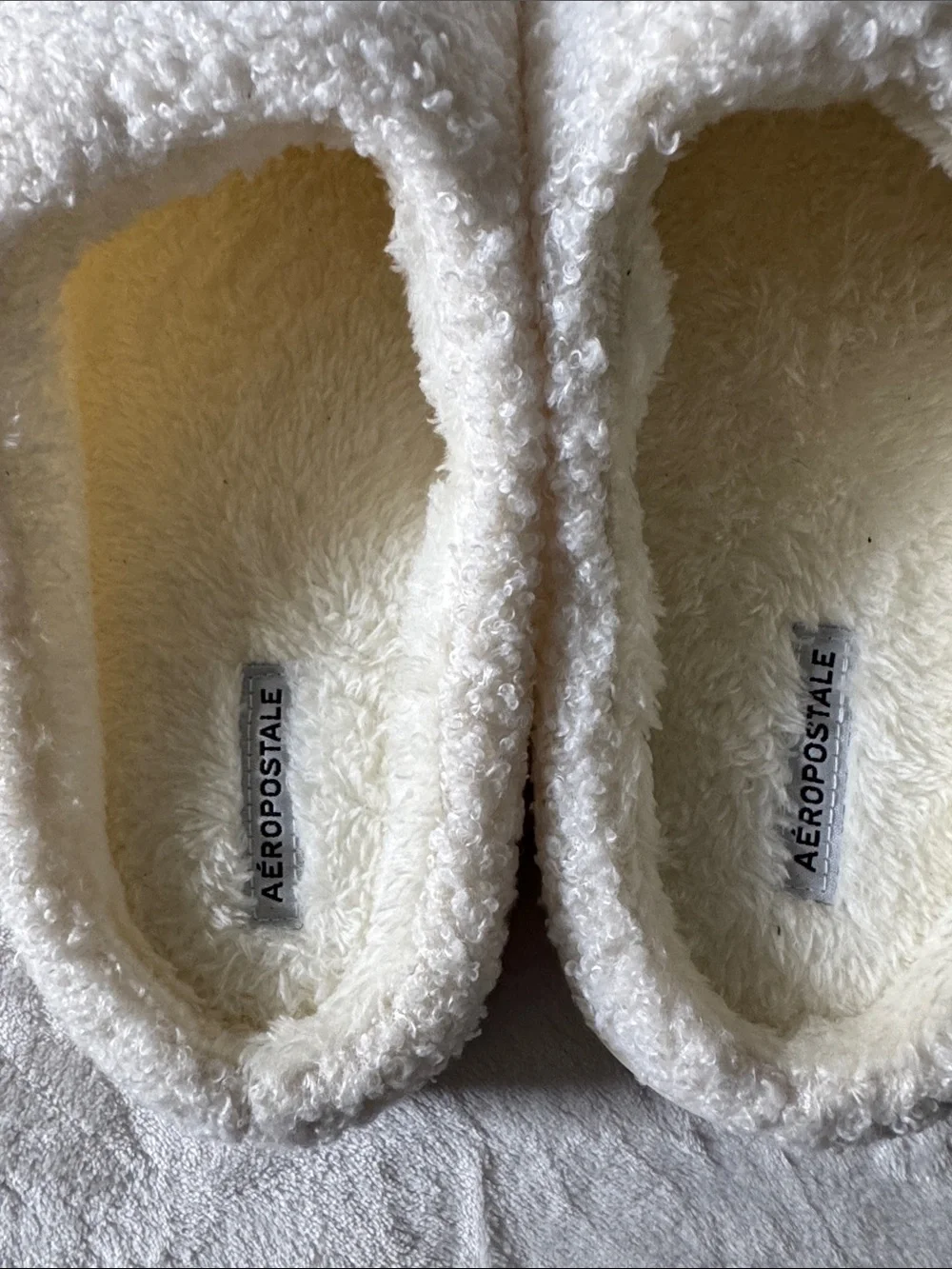 Aeropostale Cream Sherpa Slip-On Slippers